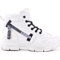 Sneakersy na koturnach wiązane białe (39). Białe sneakersy damskie Estetino. Za 139,00 zł.