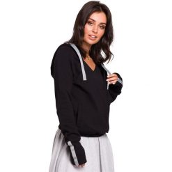 Bluza z kapturem i przodem na zakładke - czarna. Czarne bluzy damskie BE, s, bez wzorów, z bawełny, bez rękawów, z kapturem. Za 189,00 zł.