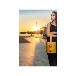 Torebka skórzana, żółta, Colette. Żółte torebki klasyczne damskie Bolsa, w paski, bez dodatków. Za 487,80 zł.