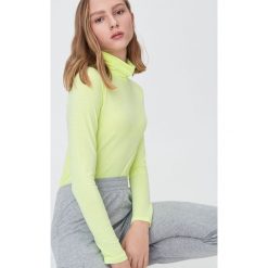 Neonowa bluzka z golfem - Żółty. Żółte bluzki damskie Sinsay, s, bez wzorów, bez rękawów. Za 24,99 zł.