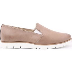 Półbuty - skóra naturalna - model 252 - kolor cappuccino. Półbuty damskie Zapato, bez wzorów, ze skóry, bez obcasa, bez zapięcia. W wyprzedaży za 173,40 zł.
