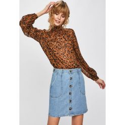 Answear - Bluzka. Brązowe bluzki damskie ANSWEAR, s, bez wzorów, z poliesteru, casualowe, z golfem, bez rękawów. W wyprzedaży za 99,90 zł.