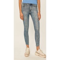 Answear - Jeansy. Niebieskie jeansy damskie ANSWEAR, s. W wyprzedaży za 79,90 zł.