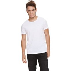 T-shirt w kolorze białym. Białe t-shirty męskie Lonsdale, Kangol, s, bez wzorów, z bawełny, z okrągłym kołnierzem. W wyprzedaży za 39,95 zł.