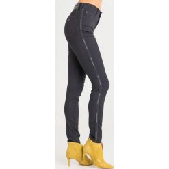 JEANSY emporio armani. Jeansy damskie Emporio Armani, z podwyższonym stanem. Za 679,00 zł.