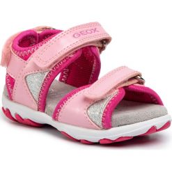 Sandały GEOX - B S.Cuore A B0290A 0BCQD C0550 M Pink/White. Różowe sandały dziewczęce Geox, ze skóry ekologicznej, bez zapięcia. W wyprzedaży za 159,00 zł.