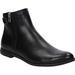 BOTKI CASU 1015. Czarne botki damskie Casu, bez obcasa, bez zapięcia. Za 169,99 zł.