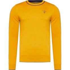 Sweter AERONAUTICA MILITARE. Żółte swetry męskie Aeronautica Militare, na lato, bez wzorów, z wełny, z kontrastowym kołnierzykiem, bez kaptura. Za 700,00 zł.