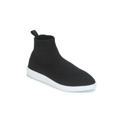 Buty André ATINA. Czarne trampki i tenisówki damskie Andre, bez wzorów, bez zapięcia. Za 259,00 zł.