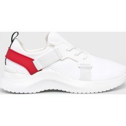 Calvin Klein - Buty. Białe buty sportowe damskie Calvin Klein, bez wzorów, z materiału, sportowe. W wyprzedaży za 369,90 zł.