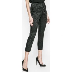 Guess Jeans - Legginsy Mariette. Szare legginsy damskie marki Guess Jeans, m, z aplikacjami, z acetatu. W wyprzedaży za 269,90 zł.