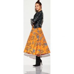Spódnica midi w modne wzory druk 8. Spódniczki damskie Lemoniade, na jesień, s, bez wzorów, midi. Za 179,90 zł.