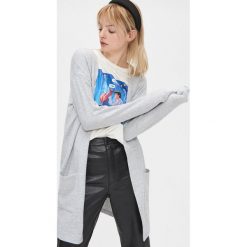 Kardigan z kieszeniami - Jasny szary. Szare swetry damskie Cropp, s, bez wzorów. Za 59,99 zł.