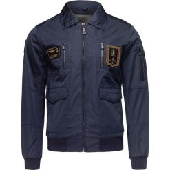 Kurtka AERONAUTICA MILITARE. Niebieskie płaszcze męskie Aeronautica Militare, z aplikacjami, z dzianiny, militarne, bez kaptura. Za 1230,00 zł.