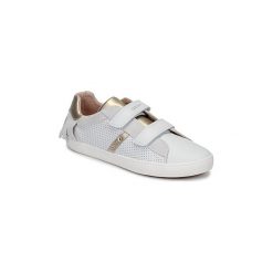 Buty Dziecko Geox J KILWI GIRL. Białe trampki dziewczęce Geox, bez wzorów, bez zapięcia. Za 197,40 zł.