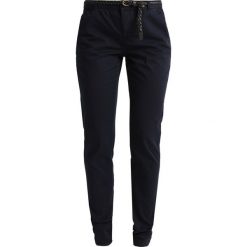Chinosy damskie: Vero Moda VMFLAME PANTS Chinosy night sky