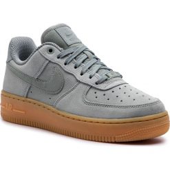 Buty NIKE - Air Force 1 '07 Se AA0287 301 Mica Green/Mica Greem. Zielone buty sportowe damskie Nike, bez wzorów, ze skóry, sportowe, Nike Air Force. W wyprzedaży za 359,00 zł.