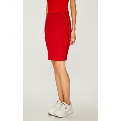 Tommy Jeans - Spódnica. Czerwone spódniczki damskie Tommy Jeans, s, bez wzorów, z elastanu, z podwyższonym stanem, mini, dopasowane. W wyprzedaży za 239,90 zł.