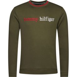 Bluza TOMMY HILFIGER Logo Embroidery UM0UM01802. Zielone bluzy męskie TOMMY HILFIGER, m, bez wzorów, z bawełny, bez kołnierzyka, bez rękawów, bez kaptura. Za 299,00 zł.