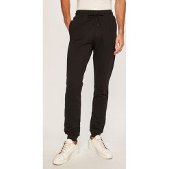 Trussardi Jeans - Spodnie. Czarne spodnie męskie Trussardi Jeans, na co dzień, m, bez wzorów, z elastanu. W wyprzedaży za 239,90 zł.