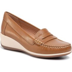 Półbuty GEOX - D Arethea B D621SB 00043 C2021 Curry. Pomarańczowe półbuty damskie Geox, na co dzień, bez wzorów, ze skóry, bez obcasa, na koturnie, bez zapięcia. W wyprzedaży za 379,00 zł.