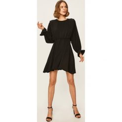 Answear - Sukienka. Czarne sukienki damskie ANSWEAR, na co dzień, s, bez wzorów, z poliesteru, casualowe, z okrągłym kołnierzem, z długim rękawem, długie, mini, proste. W wyprzedaży za 79,90 zł.