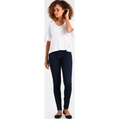 T-shirty damskie: Grace Tshirt z nadrukiem white