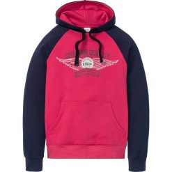 Bluza z kapturem bonprix czerwień granatu - ciemnoniebieski. Czerwone bluzy męskie bonprix, s, bez wzorów, z kapturem, bez rękawów, z kapturem. Za 99,99 zł.