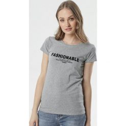 Szary T-shirt Brisa. Szare bluzki damskie Born2be, s, bez wzorów, bez kołnierzyka, bez rękawów. W wyprzedaży za 24,99 zł.