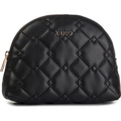 Kosmetyczka LIU JO - S Beauty A69145 E0007 Nero 22222. Czarne kosmetyczki męskie Liu Jo, bez wzorów, ze skóry ekologicznej. W wyprzedaży za 189,00 zł.