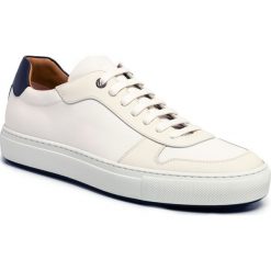 Sneakersy BOSS - Mirage 50419416 10222093 01 White 100. Białe sneakersy męskie Boss, na co dzień, bez wzorów, ze skóry, bez zapięcia. W wyprzedaży za 729,00 zł.