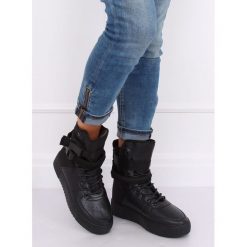 Czarne buty sportowe STARBURST. Czarne buty sportowe damskie FunKee.pl, w paski, z tkaniny, klasyczne. Za 66,99 zł.