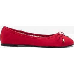 Baleriny bonprix czerwony. Czerwone baleriny damskie bonprix, bez wzorów, klasyczne, bez obcasa. Za 44,99 zł.