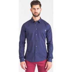 KOSZULA VERSACE JEANS. Niebieskie koszule męskie Versace Jeans, m, bez wzorów, z elastanu, z klasycznym kołnierzykiem, bez rękawów. Za 274,50 zł.