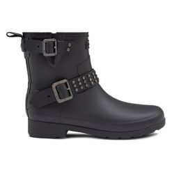 Kalosze "Refined Studded Biker" w kolorze czarnym. Czarne kalosze damskie Hunter, bez wzorów, z materiału. W wyprzedaży za 419,95 zł.