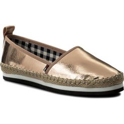 Espadryle TOMMY JEANS - Sporty Metalic Slip On EN0EN00203 Rose Gold 638. Czerwone espadryle damskie Tommy Jeans, z jeansu, na płaskiej podeszwie. W wyprzedaży za 199,00 zł.
