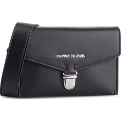 Torebka CALVIN KLEIN JEANS - Sculpted Envelope Sling K60K605238 001. Czarne listonoszki damskie Calvin Klein Jeans, bez wzorów, z jeansu, eleganckie, na ramię, bez dodatków. W wyprzedaży za 279,00 zł.