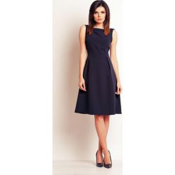 Granatowa Elegancka Midi Sukienka na Szerokich Ramiączkach. Niebieskie sukienki damskie Molly.pl, do pracy, s, bez wzorów, z wiskozy, eleganckie, bez kołnierzyka, bez rękawów, midi, rozkloszowane. Za 139,90 zł.