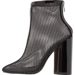 Botki damskie: Public Desire UNDER Botki na obcasie black
