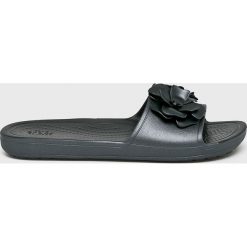 Crocs - Klapki. Szare klapki damskie Crocs, bez wzorów, z gumy, bez obcasa. Za 199,90 zł.