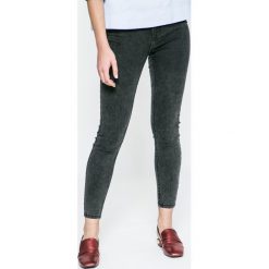 Jacqueline de Yong - Jeansy Bess Acid. Szare jeansy damskie skinny marki Jacqueline de Yong, m, z elastanu. W wyprzedaży za 59,90 zł.