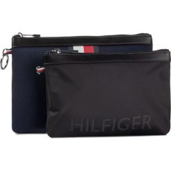 Saszetka TOMMY HILFIGER - Bold Nylon Multi Pouch Set AM0AM05492 0GQ. Niebieskie torby męskie skórzane TOMMY HILFIGER, bez wzorów, ze skóry ekologicznej, młodzieżowe. W wyprzedaży za 209,00 zł.