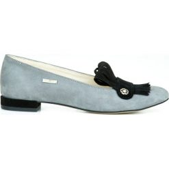 Dwukolorowe baleriny z frędzlami - skóra naturalna - model 046 - kolor grafit+czarny welur. Czarne baleriny damskie Zapato, bez wzorów, z jeansu, klasyczne, bez obcasa, na obcasie. W wyprzedaży za 179,40 zł.