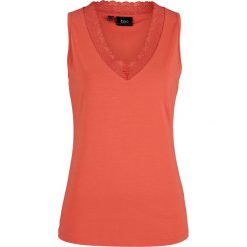 Top z ażurową koronką bonprix czerwony cynamonowy. Czerwone bluzki damskie bonprix, w koronkowe wzory, z koronki, bez kołnierzyka, bez rękawów. Za 32,99 zł.