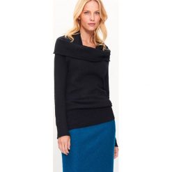 Swetry klasyczne damskie: Sweter w kolorze czarnym