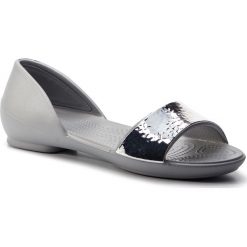Sandały CROCS - Lina Embellished Dorsay 204361 Silver/Silveer. Klapki damskie Crocs. W wyprzedaży za 149,00 zł.