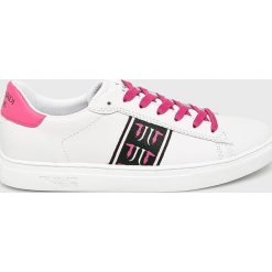 Trussardi Jeans - Buty. Białe buty sportowe damskie Trussardi Jeans, bez wzorów, z jeansu, sportowe. W wyprzedaży za 319,90 zł.