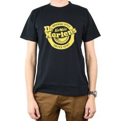 Dr. Martens Lock Up Logo Tee AC723001 t-shirt męskie czarne XL. Czarne t-shirty męskie Dr. Martens, xl, z nadrukiem, z bawełny, z okrągłym kołnierzem, krótkie. W wyprzedaży za 139,99 zł.