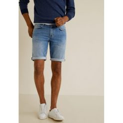 Mango Man - Szorty jeansowe Rock4. Niebieskie spodenki i szorty męskie Mango Man, z aplikacjami, z elastanu, casualowe. Za 139,90 zł.