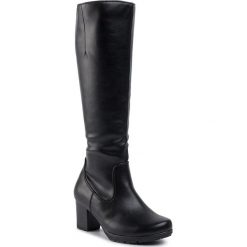 Kozaki JANA - 8-25564-23 Black 001. Czarne kozaki damskie Jana, ze skóry ekologicznej, przed kolano, na wysokim obcasie, na obcasie, bez zapięcia. W wyprzedaży za 229,00 zł.